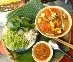 Bún tía tô