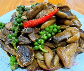 Nấm tràm kho tiêu xanh